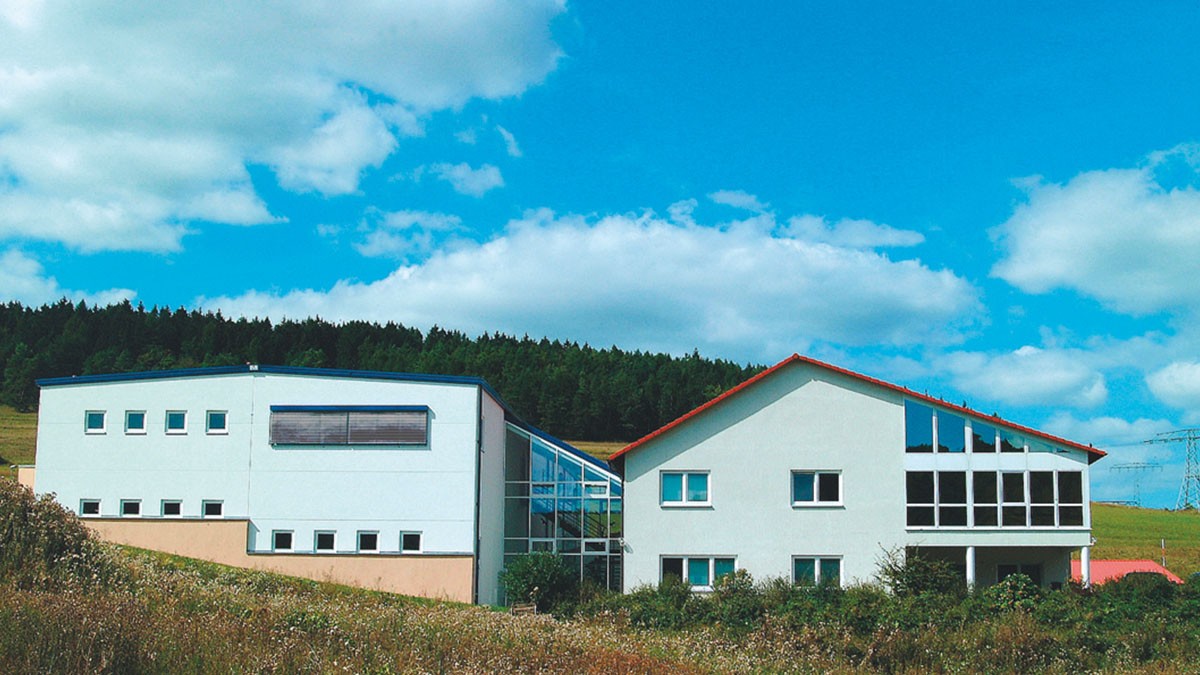 Construction of a further production factory with a production area of 3000 m² (präTEC) Relocation to a new company factory with a production area of 3940 m² (L-A-T) Development of gearless elevator drives (L-A-T) 